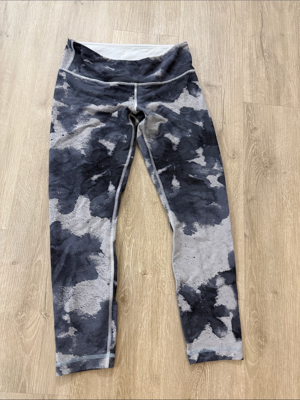 lululemon athletica Light Gray & Charcoal Leggings
